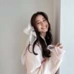 Yuko Araki Instagram – Sweet ３月号🎀🩷☺️

hair & makeup @tomoe___nakayama 
styling : @mika_ito_