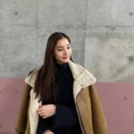 Yuko Araki Instagram - 皆様今日もお疲れ様でした☺️♡ 撮影の日の私服🧣 dress : @therow boots : @pippichic_official bag : @dior #fashion #ootd #私服 #PR