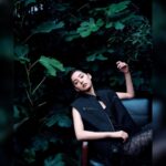 Yuko Araki Instagram - 現在発売中の"Harper's BAZAAR" 3月号の表紙を務めさせて頂いています☺️ パリのショーで見た2024年春夏コレクションを着用してのシューティングしたんですが、ショーを見た後すぐにコレクションで見ていたお洋服に袖を通せるなんて、、♡夢のようでした♡ パリでの撮影がとっても新鮮で楽しかったなぁ。 2枚目でつけているルージュディオールがとってもタイプでした♡のでみなさんにも共有☺️ "434 プロムナードサテン" 日本人女性のために作られた、満開に咲き誇る桜の下で花見や散歩を楽しむ日本の情景をイメージした優しいピンクのヌードシェード🌸素敵♡ @harpersbazaarjapan @dior @diorbeauty #DiorSS24 #ルージュディオール #SUPPORTEDBYDIOR Photo @sergeleblon Styling @yasmineeslami Hair @asami6136 Makeup @endoyumi Manicure @lorealseverine Florist @paulinemonnierparis Coordination @masaetakanakaparis