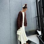 Yuko Araki Instagram - 撮影でいぬちゃんにしてもらったお団子が自分では作れない絶妙なおだんごで可愛かった🍡♡ 私服 jacket : @randeboo_official cardigan : @_er_offi dress : @stunninglure shoes : @sacaiofficial × @niketokyo bag : @dior 🎀 : @snidel_home_official #ootd #fashion #PR #supportedbydior