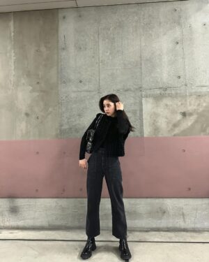Yuko Araki Instagram - 私服♡

coat : @keikohitotsuyama × @nave_jp 
knit tops & vest : @todayful_ 
denim : @dior 
shoes : @alexandermcqueen 
bag : @dior 

#fashion #私服 #pr