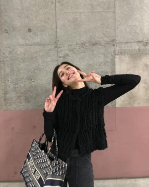 Yuko Araki Instagram - 私服♡

coat : @keikohitotsuyama × @nave_jp 
knit tops & vest : @todayful_ 
denim : @dior 
shoes : @alexandermcqueen 
bag : @dior 

#fashion #私服 #pr