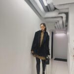 Yuko Araki Instagram – 私服♡

jacket : @sacaiofficial 
dress : @storieshongkong 
knit : @storieshongkong 
boots : @dior 
bag : @dior 

#fashion #ootd #dior #pr