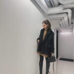 Yuko Araki Instagram - 私服♡ jacket : @sacaiofficial dress : @storieshongkong knit : @storieshongkong boots : @dior bag : @dior #fashion #ootd #dior #pr