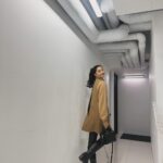 Yuko Araki Instagram - 私服♡ jacket : @sacaiofficial dress : @storieshongkong knit : @storieshongkong boots : @dior bag : @dior #fashion #ootd #dior #pr