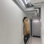Yuko Araki Instagram - 私服♡ jacket : @sacaiofficial dress : @storieshongkong knit : @storieshongkong boots : @dior bag : @dior #fashion #ootd #dior #pr