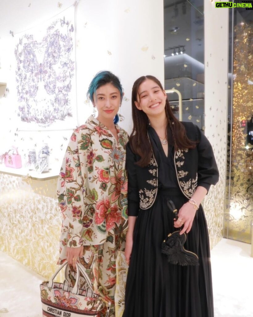 Yuko Araki Instagram - 久しぶりに優お姉さまにも会えて写真を撮っていただきました☺️♡ @dior #DiorCruise #ディオール #ディオールホリデーポップアップ #ディオールファインジュエリー #supportedbydior