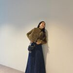 Yuko Araki Instagram - 私服 jacket : @hyke_official tops : @todayful_ denim skirt : @levis_japan shoes : @sacaiofficial bag : @dior #fashion #ootd #knit #pr