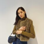 Yuko Araki Instagram - 私服 jacket : @hyke_official tops : @todayful_ denim skirt : @levis_japan shoes : @sacaiofficial bag : @dior #fashion #ootd #knit #pr