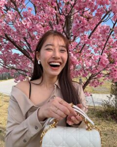 Yuko Araki Instagram - 👜🌸♡💕💓 bag : @dior tops : @rokhofficial bottom : @johnlawrencesullivan_official ring : @dior necklace : @enasoluna_official #fashion #ootd #bag #dior #sakura 🌸　 #diorjoaillerie #supportedbydior ♡