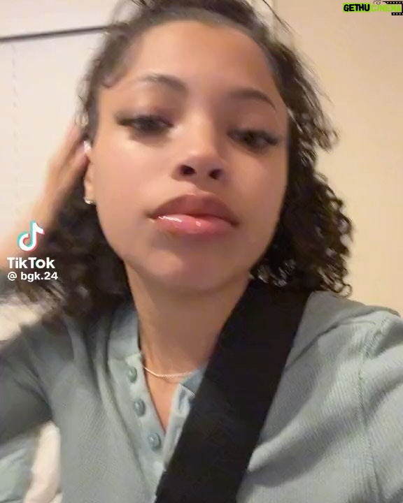 Yung Miami Instagram - S/O to all the baddies that accepted my challenge 😍😍😍😍😍 MAMA YOU PRETTY WITH NO MAKEUP #nomakechallenge #CFWU