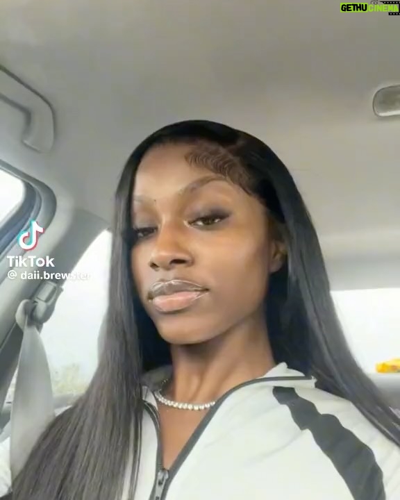 Yung Miami Instagram - S/O to all the baddies that accepted my challenge 😍😍😍😍😍 MAMA YOU PRETTY WITH NO MAKEUP #nomakechallenge #CFWU