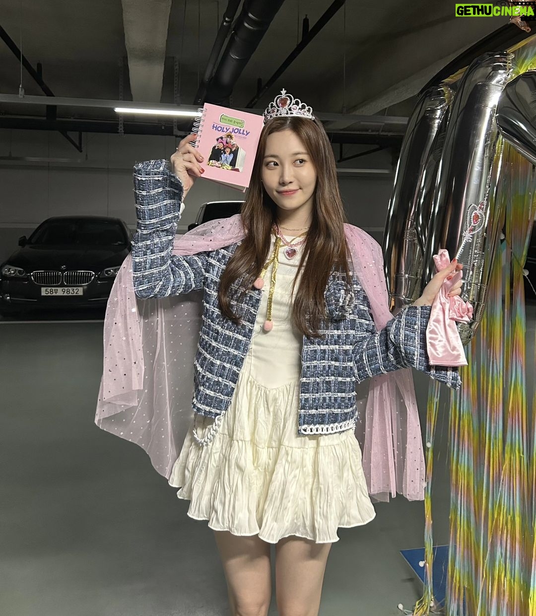 Yura Instagram - 우리 나연이.. 우리 현장.. 모두 모두 보고싶어서 어떡해요 으아앙 ㅜㅠㅠ 너무 너무 행복했습니다❤️ 자주 보러 가꾸예용!!!!!🙈❤️❤️ #이연애는불가항력 최고♡♡♡