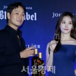 Yura Instagram - 불러주셔서 감사합니다💙