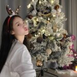 Yura Instagram – Merry christmas 🎄🎀🎁💚❤