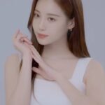 Yura Instagram – 건강하게! 휴온스😊🧡💛