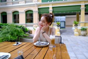 Yura Instagram - Happy Holiday in Thailand🍀
