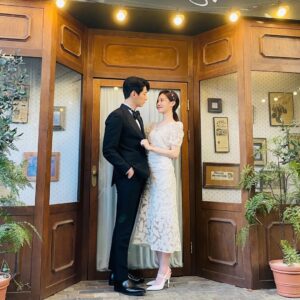 Yura Instagram - 정말 행복했던 촬영 현장이였습니다💙
유진이와 기준이를 통해 많은걸 배우고
느낄수있게 해주셔서 너무 감사했습니다
유진이를 할수있어서 너무 행복했어요*
앞으로도 더 좋은 모습 보여드리겠습니다
사랑했어요 기상청사람들💙💙💙