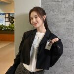 Yura Instagram - 채기자 기상청보러 가자💙