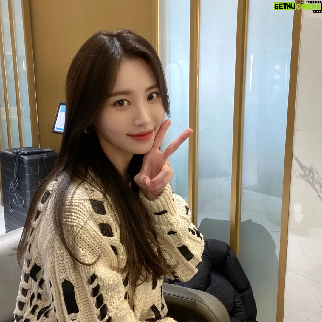 Yura - 92.5K Likes - 앗 오늘 벌써 기상청 하는날이예요💙
3화본방 같아봐요옹😊