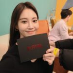 Yura Instagram - 오늘도 기상청사람들💙💙 NETFLIX 에서도❤