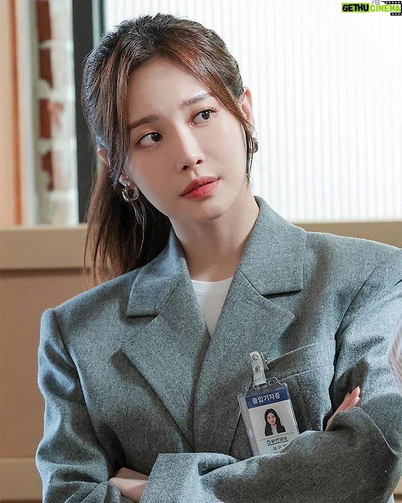 Yura Instagram - 드디어 오늘 *10시 30분*!!!!! JTBC!!!!기상청사람들 첫방!!!!!💙💙 본방사수우우우♡ 유진아 가즈앙💙💙💙