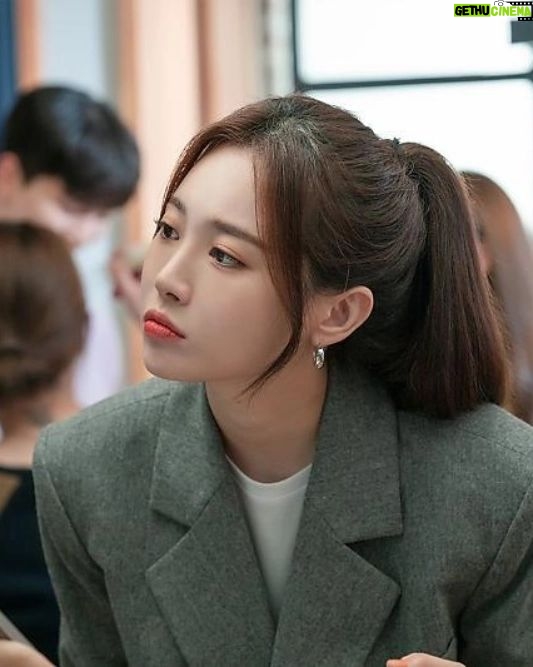 Yura Instagram - 드디어 오늘 *10시 30분*!!!!! JTBC!!!!기상청사람들 첫방!!!!!💙💙 본방사수우우우♡ 유진아 가즈앙💙💙💙