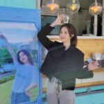 Yura Instagram – 포커스 유라 커피차 너무 감사해요..❤ 마지막 더위에 쉬원하게 촬영하고있습니당 더 열심히 촬영할게요 😍💙💜