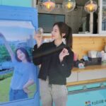 Yura Instagram – 포커스 유라 커피차 너무 감사해요..❤ 마지막 더위에 쉬원하게 촬영하고있습니당 더 열심히 촬영할게요 😍💙💜