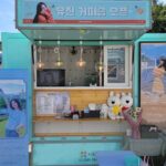 Yura Instagram – 포커스 유라 커피차 너무 감사해요..❤ 마지막 더위에 쉬원하게 촬영하고있습니당 더 열심히 촬영할게요 😍💙💜