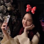 Yura Instagram - MERRY CHRISTMAS🎄❤💐💚