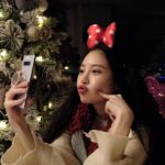 Yura Instagram - MERRY CHRISTMAS🎄❤💐💚