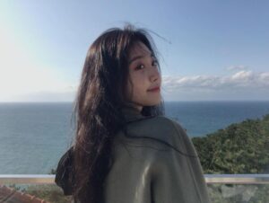 Yura Instagram - 머리가 휘리리리릭