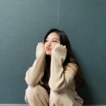 Yura Instagram - 표정4세투