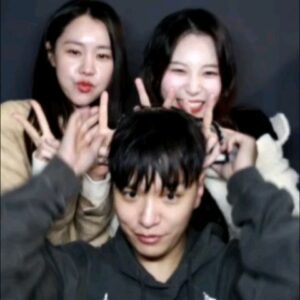 Yura Instagram - 환연데이~♡
유령 용진오빠