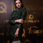 Zahra Habib Instagram - شكرا جزيلا لصاحب فكرة المهرجان للي دعانا للمهرجان للي اهتم بلوكنا بالمهرجان للي صورنا بالمهرجان للي سوا ويانه لقاء بالمهرجان شكرا لانكم خليتونا نعيش لحظات حلوة ❤️ @iraqawards @makeup_by_mema91 @aredocenter @mohammed_taha95