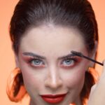 Zahra Habib Instagram - الحواجب زينة العيون … وجل حواجب لازوردي اجمل من يزينها… @lazurdemakeup @ba_kh_ba 🧡