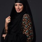 Zahra Habib Instagram - اني من وين؟؟؟