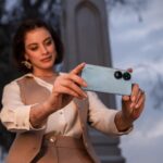 Zahra Habib Instagram - مع HONOR 90 باللون الجديد، الأزرق الطاووسي الأستثنائي 🦚 استمتعوا بكاميرا فائقة الوضوح بدقة 200MP، و شاشة امنة لحماية العينين بالإضافة الى مساحة تخزين واسعة تبلغ 19GB + 512GB.