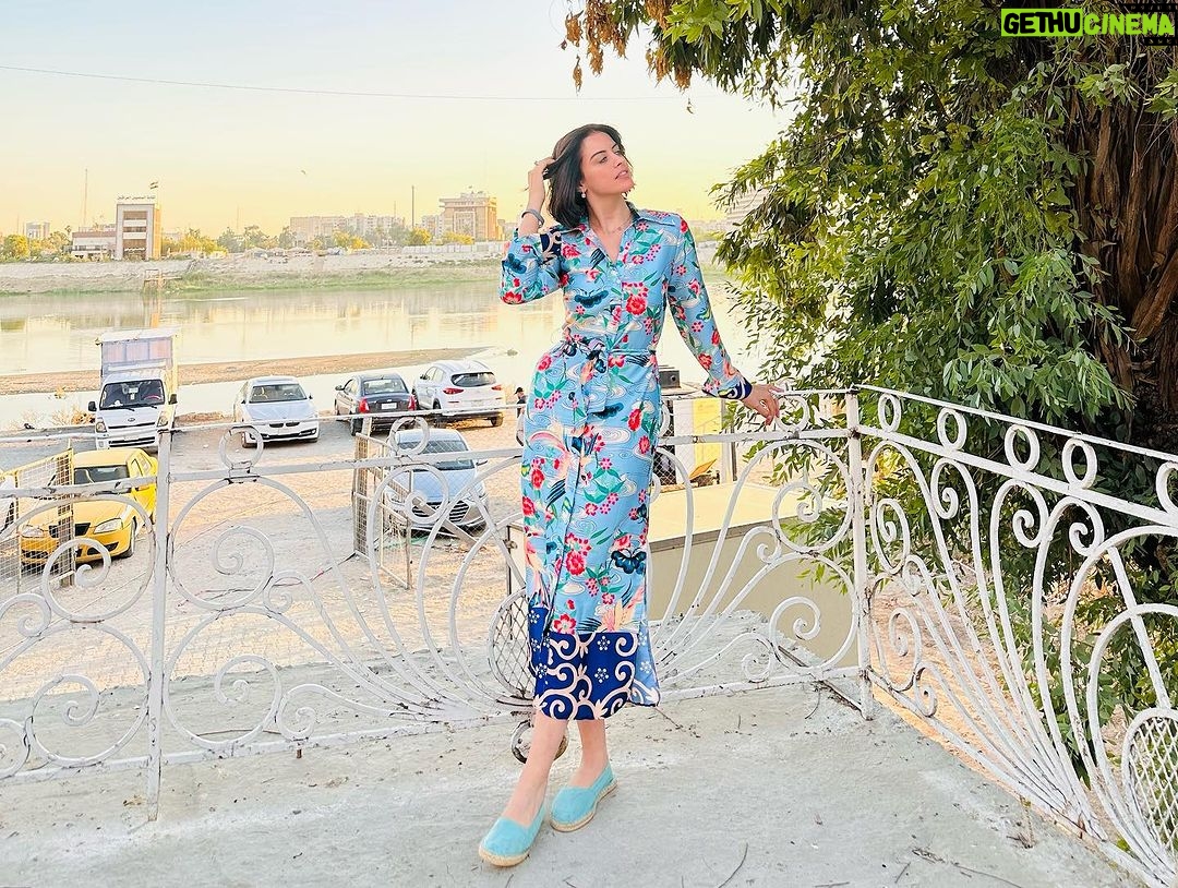 Zahra Habib Instagram - اني وانتوا ودجلة والغروب ببغداد 💚 #العراق #تونس
