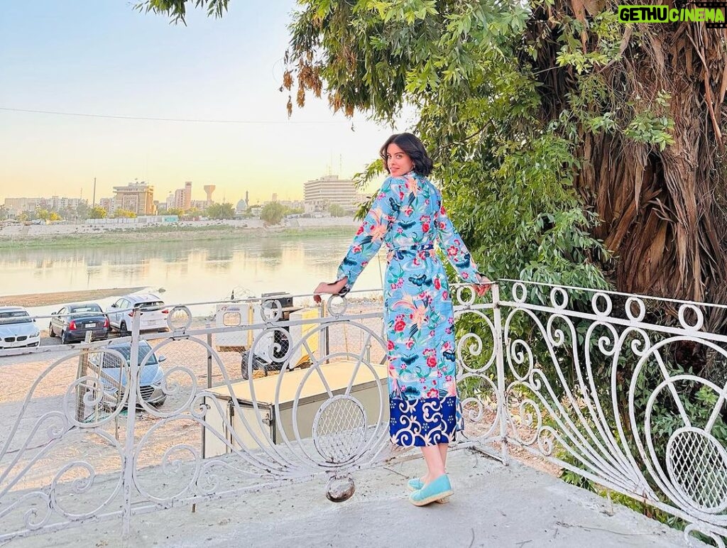 Zahra Habib Instagram - اني وانتوا ودجلة والغروب ببغداد 💚 #العراق #تونس