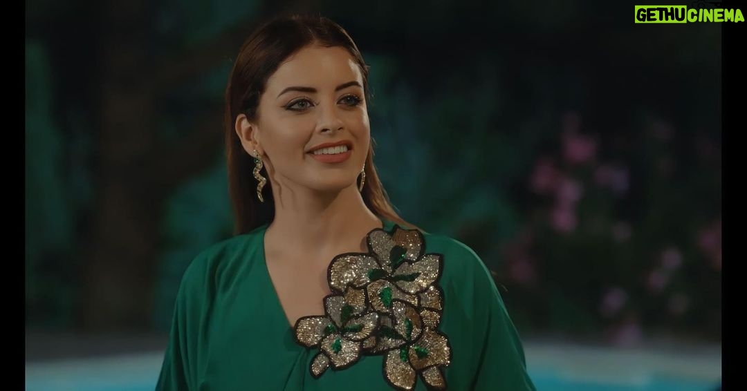 Zahra Habib Instagram - عفواً… تحجي ويايه!!! على كيفك ترا اني اضعف بس خمس دقايق وانهار عشر دقايق .. بعدين ارجع اقوى من قبل #سمر #زهراء_حبيب #زهراء_بن_ميم
