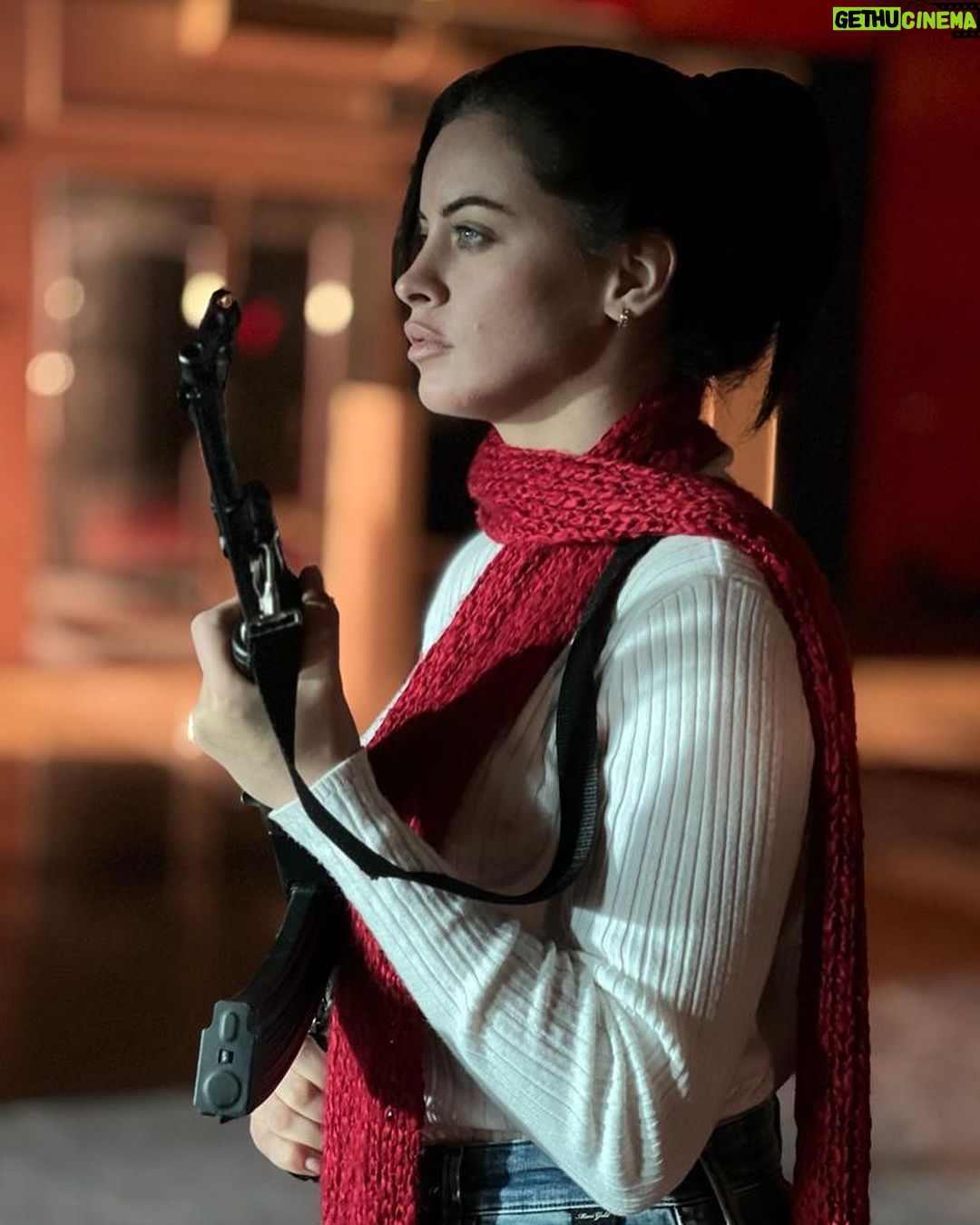Zahra Habib Instagram - ليش؟ وشلون؟ وشرح يصير؟؟ انتظرونا في رمضان ان شاء الله على قناة الشرقية بوحدة من ابداعات ابو خمرة 💪 @m.khumra @sharqiyatv @1001.stream @firas_w_alsarray