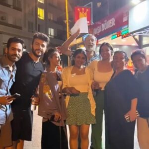 Zahra Habib Instagram - أعلن لكل جمهوري والمتابعين ومحبين مسلسل حيرة ..
عن إنسحابي من المسلسل بسبب ظروف صحية طارئة…
حزينة جداً بسبب قرار الإنسحاب واشكر الشركة التركية وقناة ام بي سي لتفهمهم ومساندتهم ودعمهم اللي كان ومازال يغمرني بكل الحب والاهتمام والاحترام …
لا استطيع ان اجد  كلمات تصف تعاملهم الاكثر من رائع كنت وسأبقى جزء من هذه العائلة قلباً وقالباً 
، ذكريات جميلة وممتعة  مع الكادر الفني والاداري والممثلين اللي همه عائلتي الثانية واللي ما رح انساهم ابداً واللي رح اشتاقلهم جداً جداً …
من كل قلبي شكرا جزيلا على كل ثانية في هذا العمل ….
 

I announce to all my fans, followers and fans of the Hira series.
About my withdrawal from the series due to special health conditions and having to undergo surgery
I am very sad because of the decision to withdraw, and I thank the Turkish company and MBC channel for their understanding and support, which was and still showering me with all the love, care and respect...
 I can't find the words to describe their classy treatment . I was عand will remain a part of this family, heart and soul. Beautiful and enjoyable memories with the technical and administrative staff and actors, who are my second family that I will never forget and I will miss them so much…
With all my heart, I thank you so much for every second of this work….
@mbcdramainsta 
@mbciraqtv 
@shahid.vod