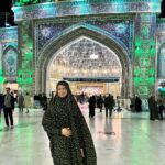 Zahra Habib Instagram - جيتكم واني مكسورة ومقهورة وحقي ضايع ومظلومة شكيت ودعيت رب العالمين يمكم وفجأة ارتاحيت عفت همي يمكم ورجعت شكرا على استقبالكم وعلى بركتكم ما فد يوم جيتكم ورجعت خايبة ابد اختاريت اول سحور يكون بكربلاء يم أحفاد الرسول وأهل بيته رمضان كريم عليكم يارب دعوة من القلب رد حق كل مظلوم يارب دعوة لكل مريض دعوة لكل من يسعى للخير الله يوفقكم جميعاً🌹 كربلاءالمقدسة جنة الله في الأرض مابين الحرمين الشريفين .