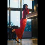 Zahra Habib Instagram - لكل صورة حكاية وكل حكاية بيها جانب زين وجانب شين واني دائما اختار الزين ❤️ @emerald.rest @ramada.sulaymaniyah اشكر نفسي على الشعر والمكياج والفستان وشكرا ايبو (ابراهيم) على الصور ☺️