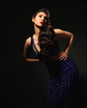 Zara Khan Instagram - Shining like Saturn 🪐 💙…
.
.
.
Styled by @hitendrakapopara
Outfit @dlmayaofficial
Styling team @tanyakalraaa @nidhi_harsora21 @shiks_gupta25
Shot by @ajayjangidphotography
Makeup @vishakhadjain 
Hair @chettiarqueensly