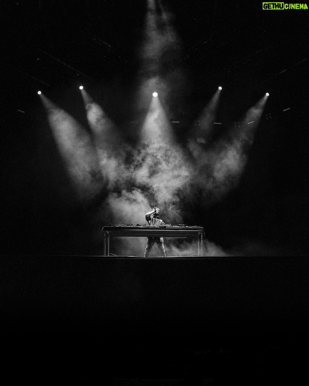Zedd Instagram - Got to play a FREE block party in Phoenix last night. Felt so good to be back in AZ. :) Biiiig thanks to @att for putting all this together and keeping it free for the public!! ♥️ 📷: @ai.visuals Phoenix, Arizona