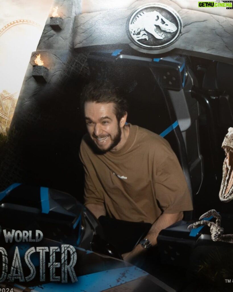 Zedd Instagram - Got to play at Universal Orlando last night and it truly was one of the most lovely, positive audiences. Besides… I got to be on rides all day 😅. Till next time, Orlando ♥. 📸: @nickfarrar Orlando, Florida