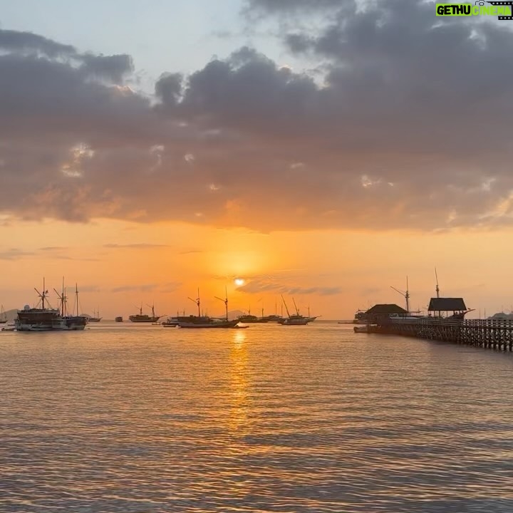 Zee JKT48 - 521K Likes - Chasin' that sunset 🌤️